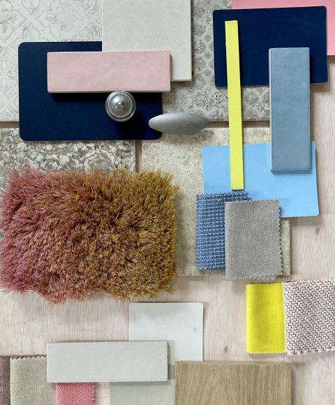 Materiaalbord met kleurstalen, stoffen en materialen voor een hospitality-interieur, door cestsjoukje